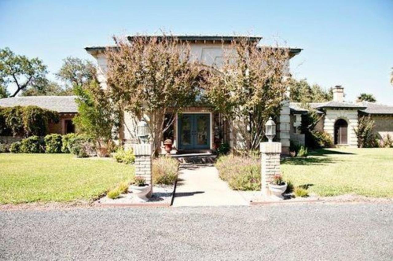 Live Oaks Bed And Breakfast Uvalde Esterno foto