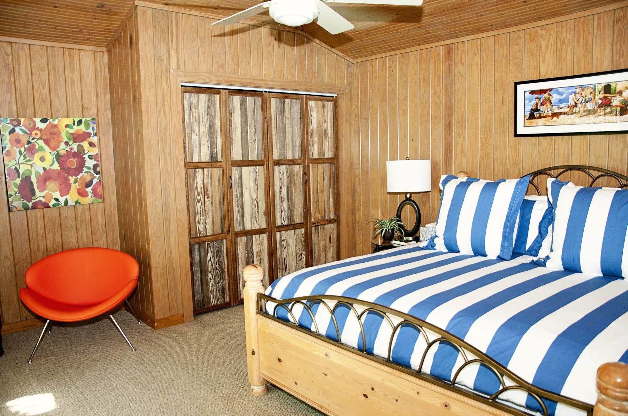 Live Oaks Bed And Breakfast Uvalde Esterno foto
